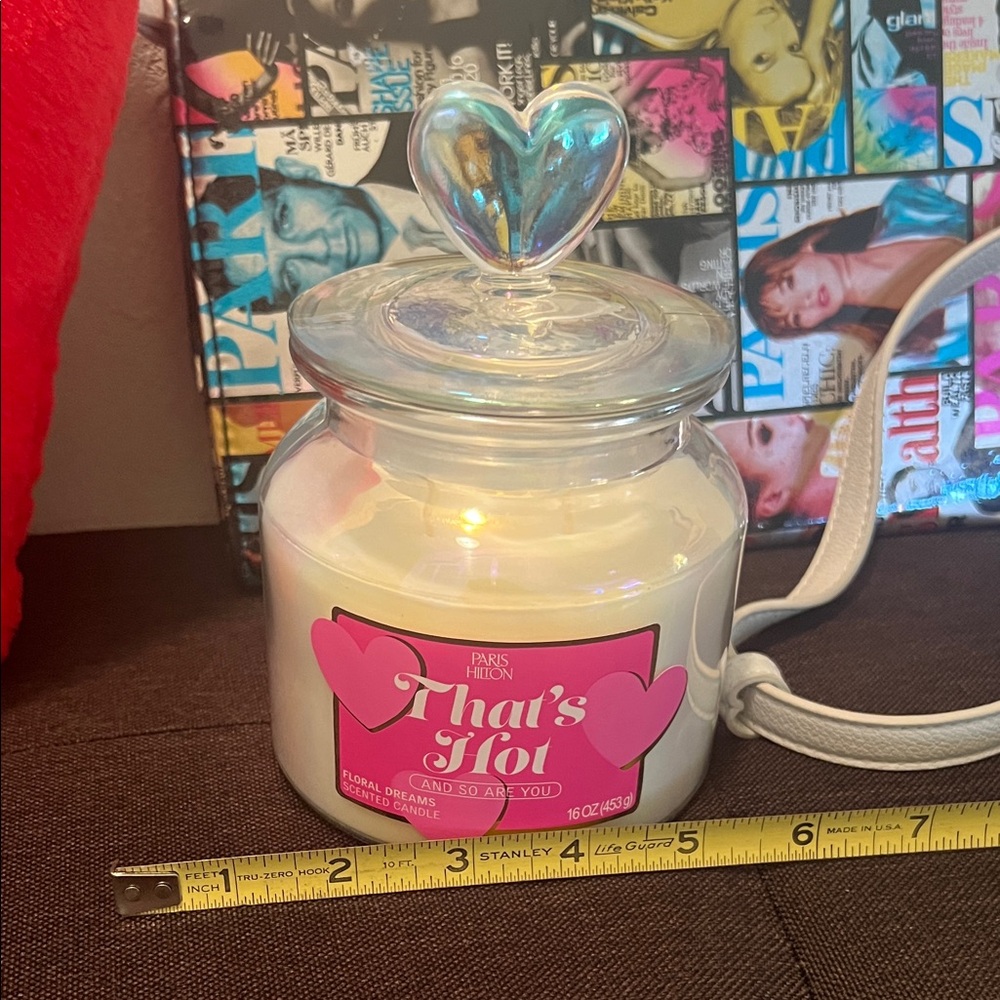 Paris Hilton That's Hot Scented Candle - Pink and White - Picture 8 of 8